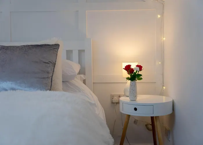 Kirkmoor Cottage - Cosy Home Central Clitheroe